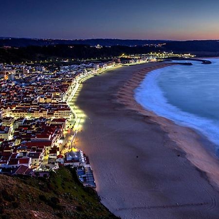 Light Wave Nazare Center 50M Beach Екстер'єр фото